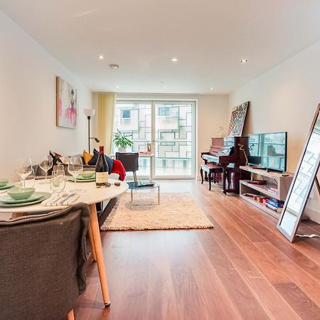 Stylish And Comfortable Canary Wharf Apartment Perfect For Long Stays London Exterior photo